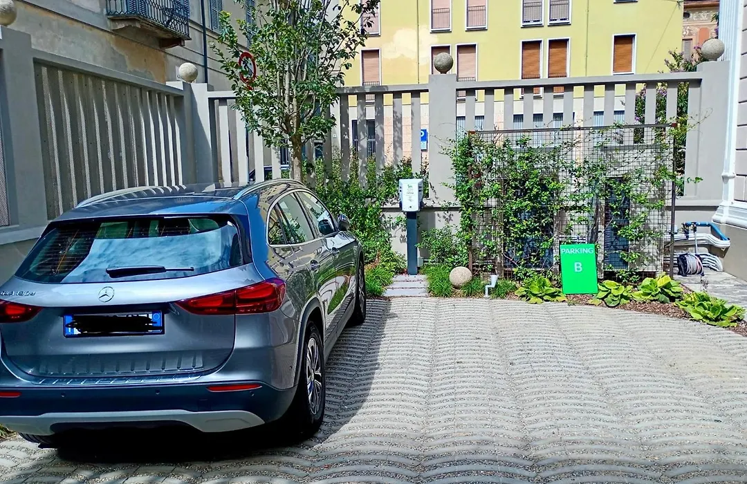 10 Manzoni Aparthotel-1